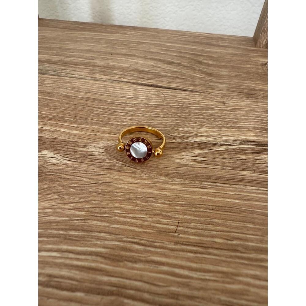 Reversible Roman Numeral Ring